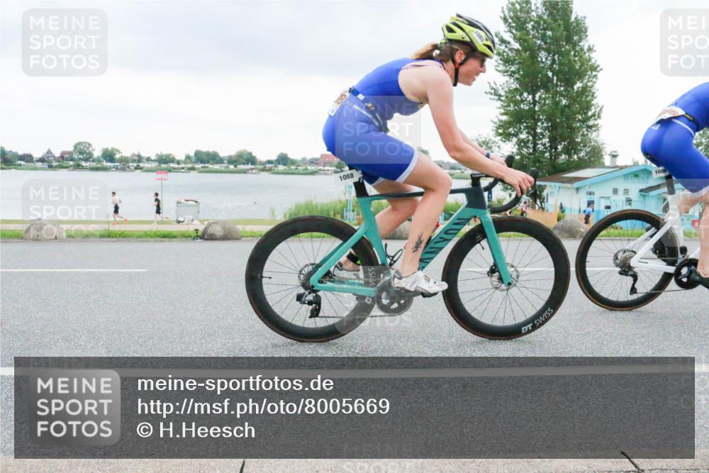 21.06.2025 - 27. Vierlanden-Triathlon H.Heesch http://msf.ph/oto/8005669 15.06.2025 13:07:57 Radfahren 1085, 1086, 1087, 1088 meine-sportfotos.de