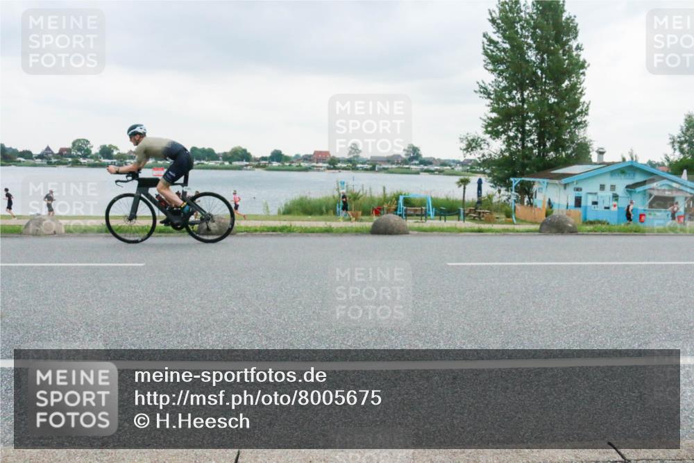 21.06.2025 - 27. Vierlanden-Triathlon H.Heesch http://msf.ph/oto/8005675 15.06.2025 13:07:59 Radfahren 1085, 1086, 1087, 1088, 1121 meine-sportfotos.de