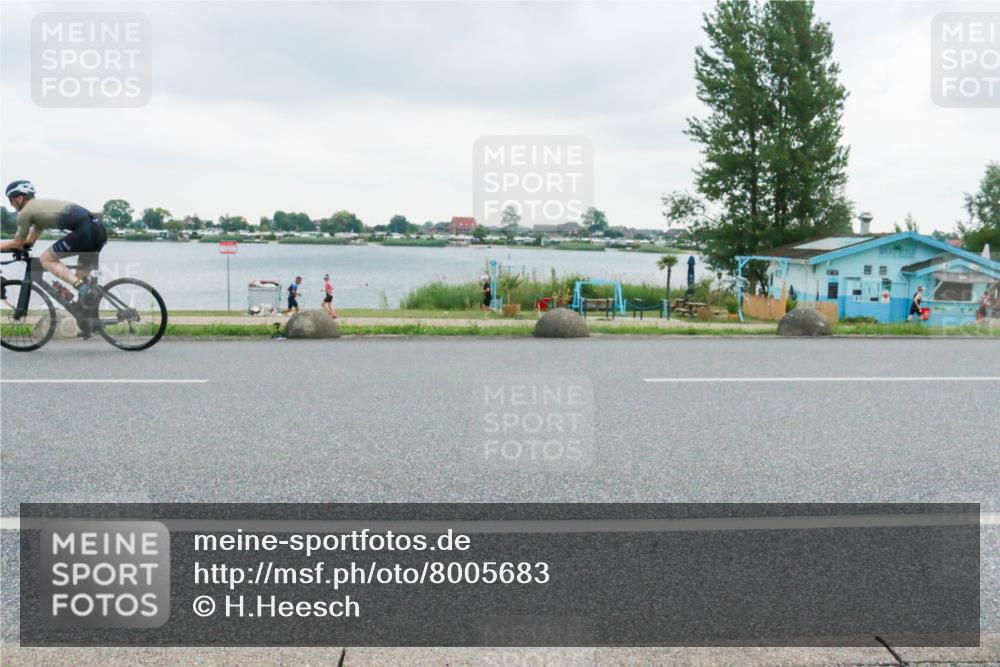 21.06.2025 - 27. Vierlanden-Triathlon H.Heesch http://msf.ph/oto/8005683 15.06.2025 13:08:00 Radfahren 1085, 1086, 1087, 1088, 1121 meine-sportfotos.de