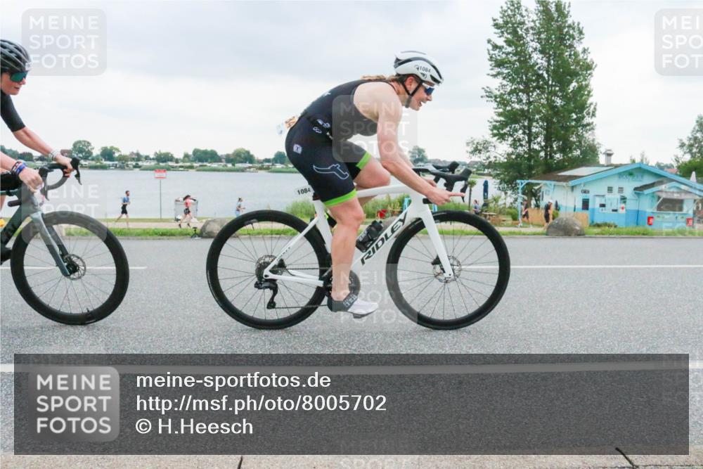 21.06.2025 - 27. Vierlanden-Triathlon H.Heesch http://msf.ph/oto/8005702 15.06.2025 13:08:47 Radfahren 886, 1082, 1083, 1084 meine-sportfotos.de