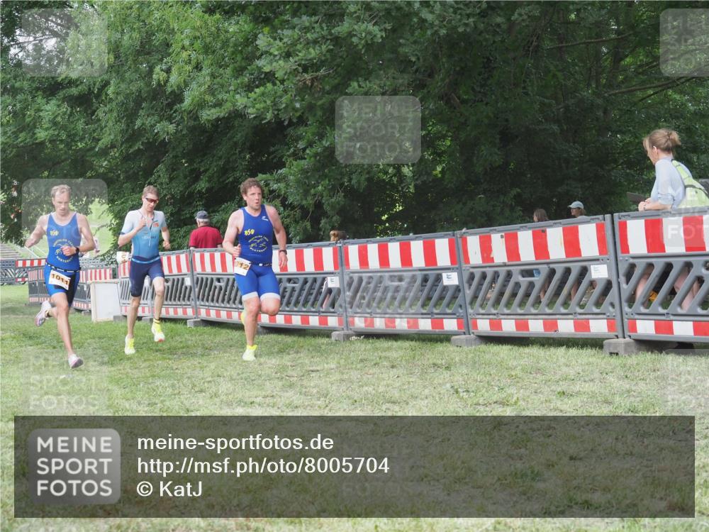 21.06.2025 - 27. Vierlanden-Triathlon KatJ http://msf.ph/oto/8005704 15.06.2025 12:58:50 Ziel 122, 998, 1010, 1011, 1012, 1013, 1038 meine-sportfotos.de