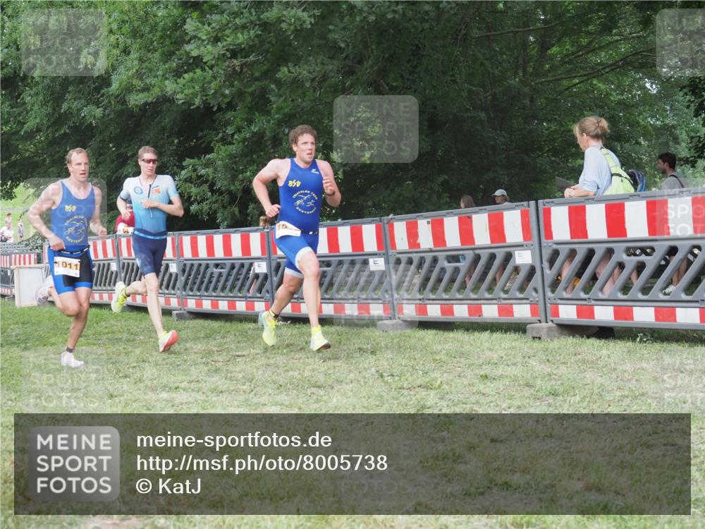 21.06.2025 - 27. Vierlanden-Triathlon KatJ http://msf.ph/oto/8005738 15.06.2025 12:58:51 Ziel 1010, 1011, 1012, 1013, 1038 meine-sportfotos.de