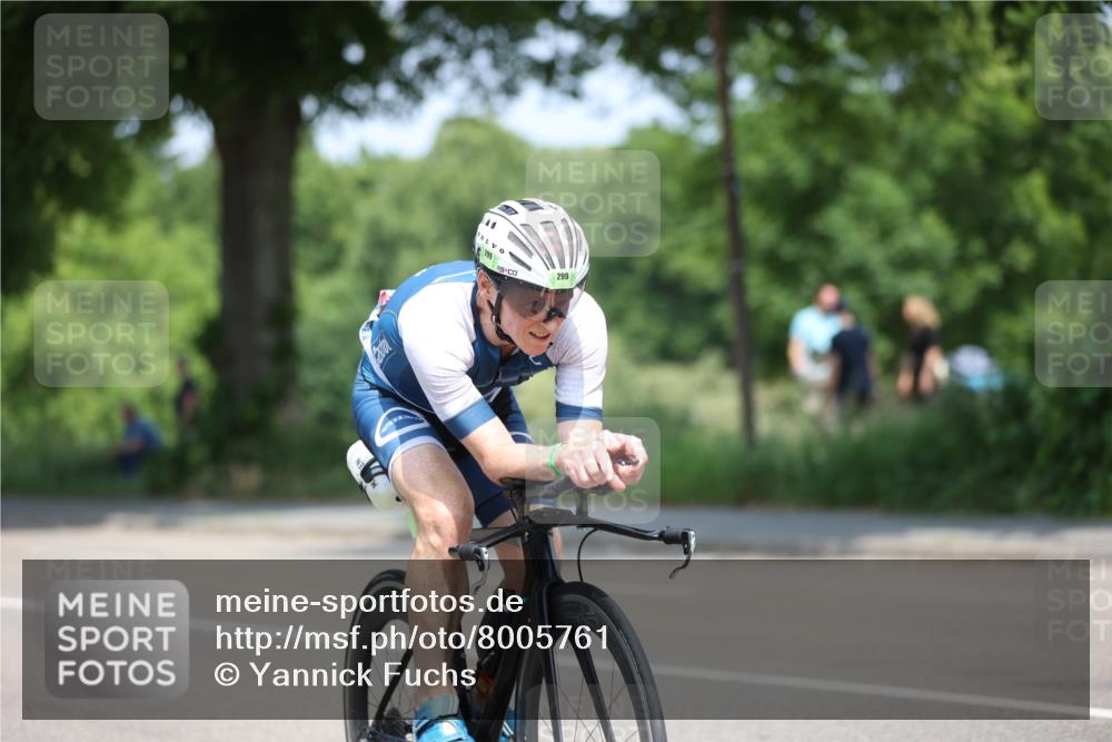 15.06.2025 - 7 Türme Triathlon Yannick Fuchs http://msf.ph/oto/8005761 15.06.2025 12:38:03 Radfahren 292, 299, 382 meine-sportfotos.de