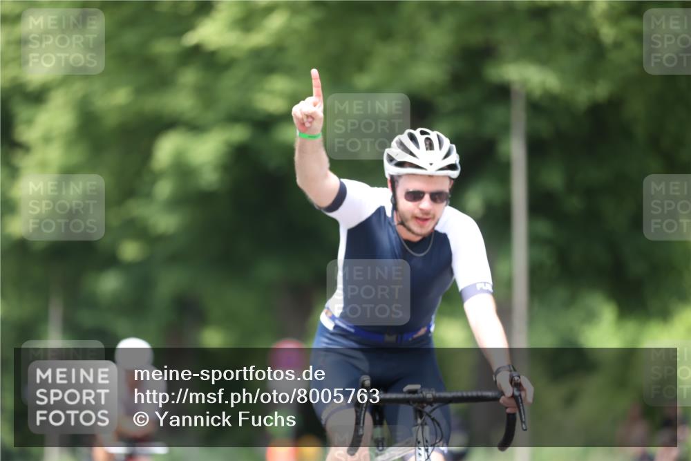 15.06.2025 - 7 Türme Triathlon Yannick Fuchs http://msf.ph/oto/8005763 15.06.2025 13:18:45 Radfahren 204, 223, 336, 412, 533, 679, 810, 863, 1015, 1035, 1040, 1191 meine-sportfotos.de