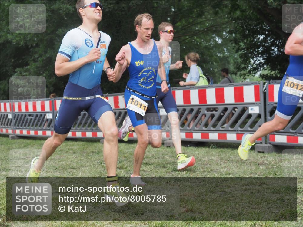 21.06.2025 - 27. Vierlanden-Triathlon KatJ http://msf.ph/oto/8005785 15.06.2025 12:58:52 Ziel 1010, 1011, 1012, 1013, 1038 meine-sportfotos.de