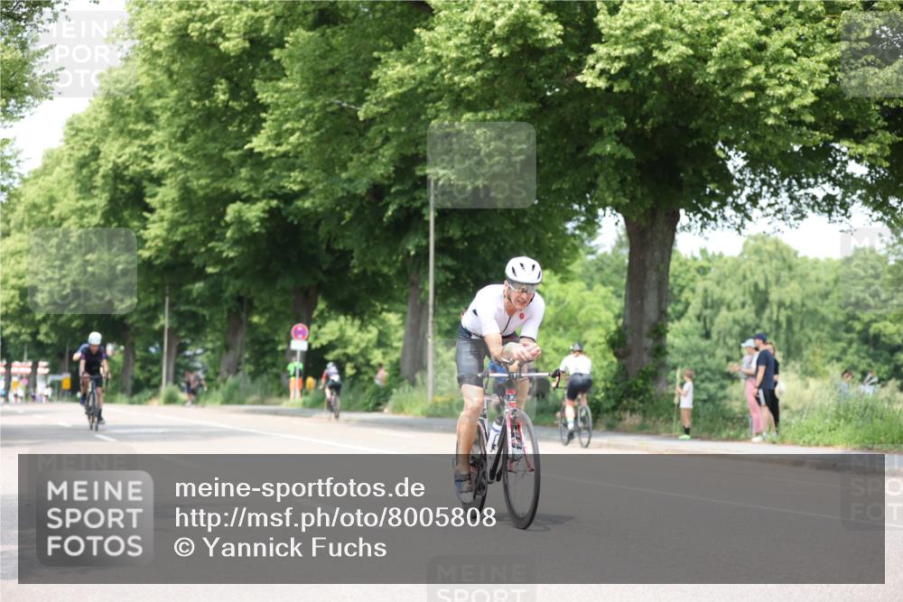 15.06.2025 - 7 Türme Triathlon Yannick Fuchs http://msf.ph/oto/8005808 15.06.2025 13:18:46 Radfahren 204, 223, 336, 412, 533, 679, 810, 811, 863, 1015, 1040, 1191 meine-sportfotos.de
