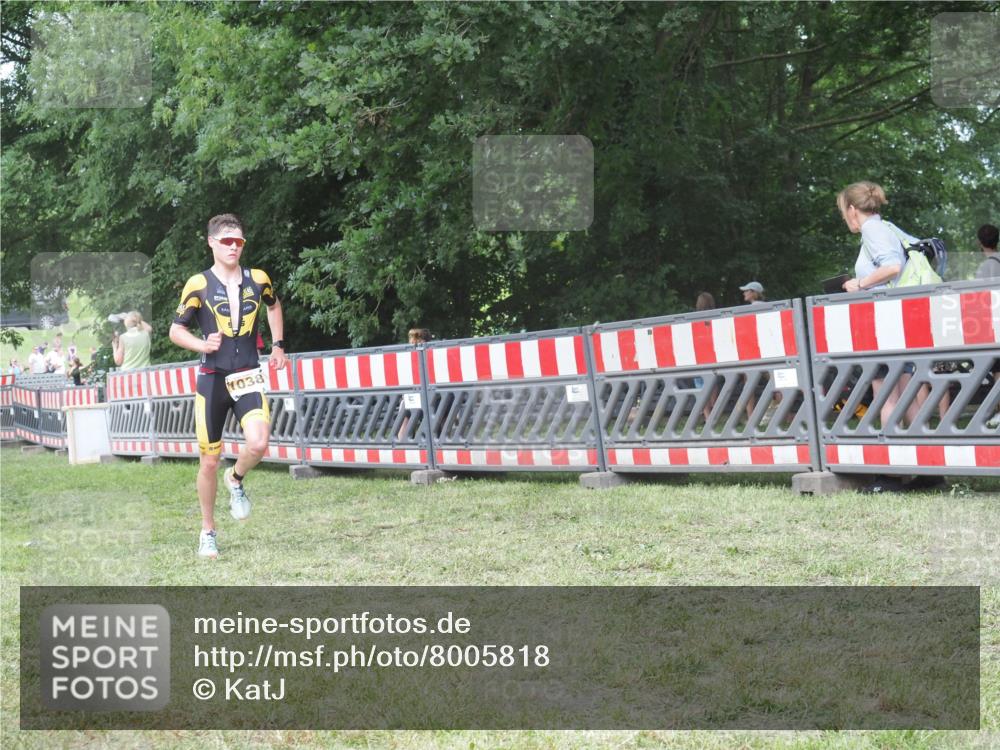 21.06.2025 - 27. Vierlanden-Triathlon KatJ http://msf.ph/oto/8005818 15.06.2025 12:58:55 Ziel 1038 meine-sportfotos.de