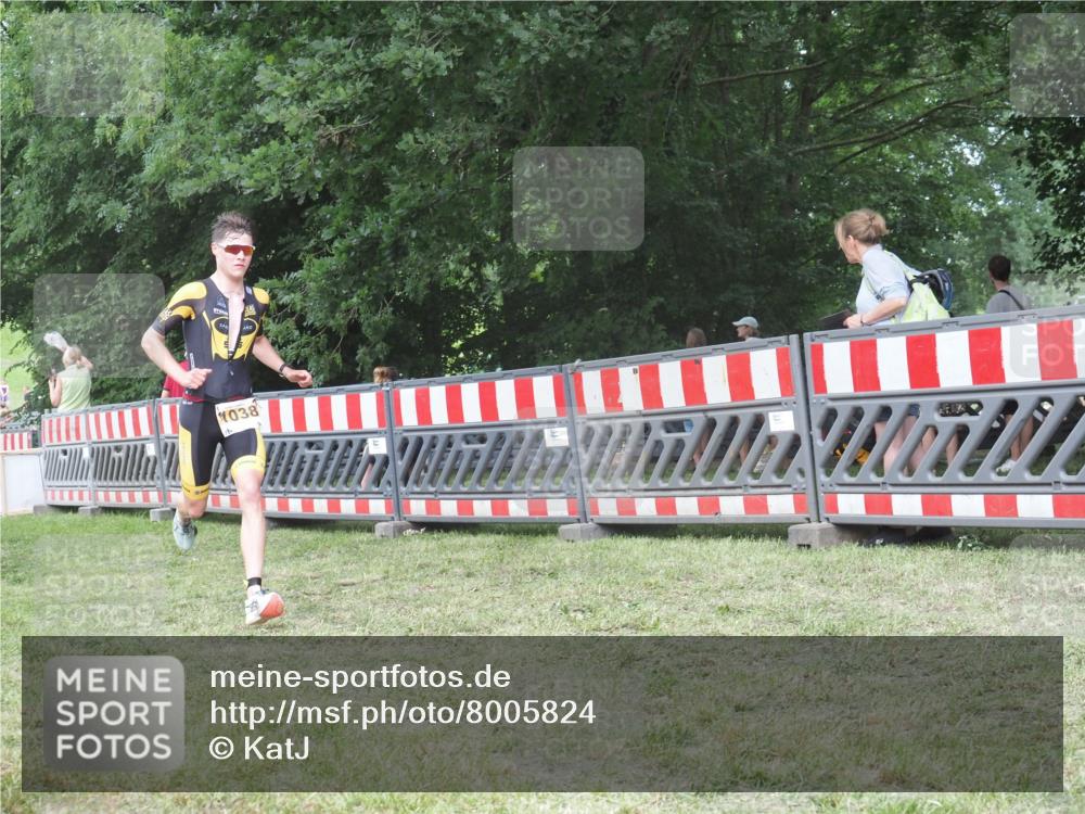21.06.2025 - 27. Vierlanden-Triathlon KatJ http://msf.ph/oto/8005824 15.06.2025 12:58:55 Ziel 1038 meine-sportfotos.de
