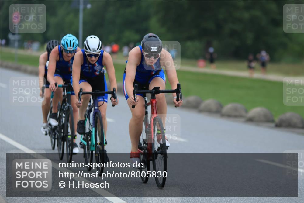 21.06.2025 - 27. Vierlanden-Triathlon H.Heesch http://msf.ph/oto/8005830 15.06.2025 13:09:04 Radfahren 1093, 1094, 1095, 1096 meine-sportfotos.de