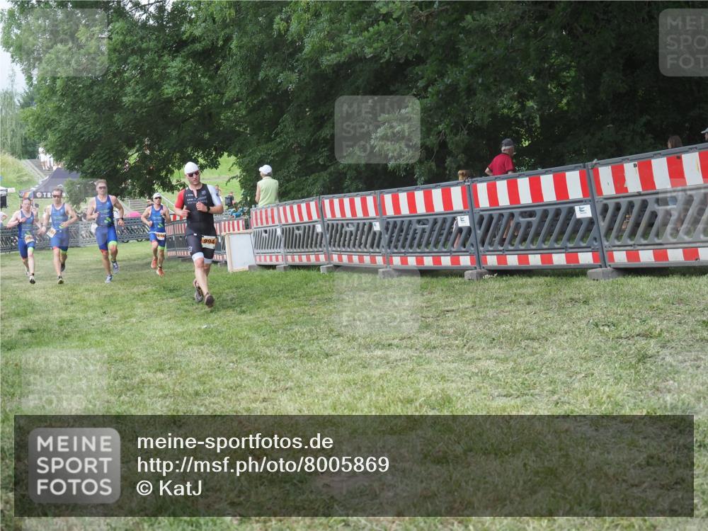 21.06.2025 - 27. Vierlanden-Triathlon KatJ http://msf.ph/oto/8005869 15.06.2025 12:59:11 Ziel 994, 1014, 1015, 1016, 1018 meine-sportfotos.de