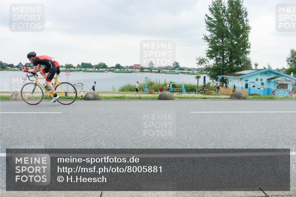 21.06.2025 - 27. Vierlanden-Triathlon H.Heesch http://msf.ph/oto/8005881 15.06.2025 13:09:21 Radfahren 1133 meine-sportfotos.de