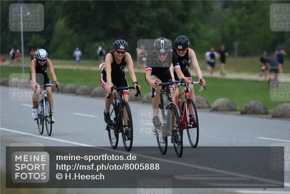 21.06.2025 - 27. Vierlanden-Triathlon H.Heesch http://msf.ph/oto/8005888 15.06.2025 13:10:34 Radfahren 1089, 1090, 1091, 1092, 1182, 1183 meine-sportfotos.de