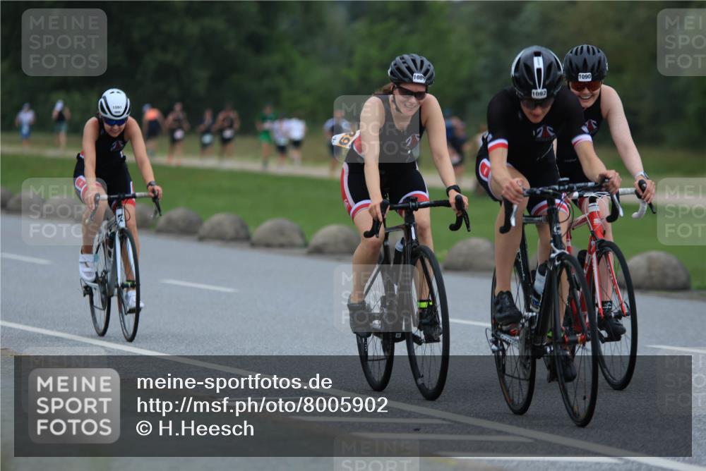 21.06.2025 - 27. Vierlanden-Triathlon H.Heesch http://msf.ph/oto/8005902 15.06.2025 13:10:35 Radfahren 1089, 1090, 1091, 1092, 1182, 1183 meine-sportfotos.de