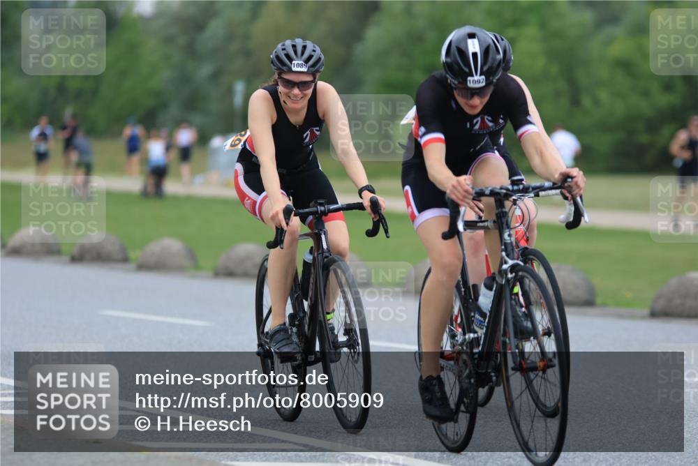 21.06.2025 - 27. Vierlanden-Triathlon H.Heesch http://msf.ph/oto/8005909 15.06.2025 13:10:35 Radfahren 1089, 1090, 1091, 1092, 1182, 1183 meine-sportfotos.de
