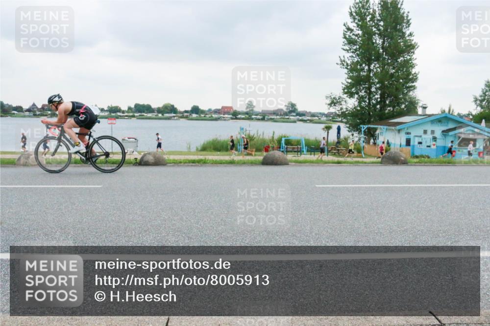 21.06.2025 - 27. Vierlanden-Triathlon H.Heesch http://msf.ph/oto/8005913 15.06.2025 13:10:19 Radfahren 1174, 1222 meine-sportfotos.de