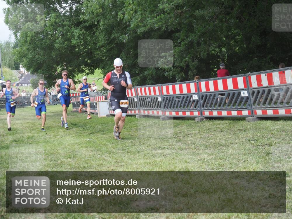 21.06.2025 - 27. Vierlanden-Triathlon KatJ http://msf.ph/oto/8005921 15.06.2025 12:59:12 Ziel 994, 1014, 1015, 1016, 1018 meine-sportfotos.de