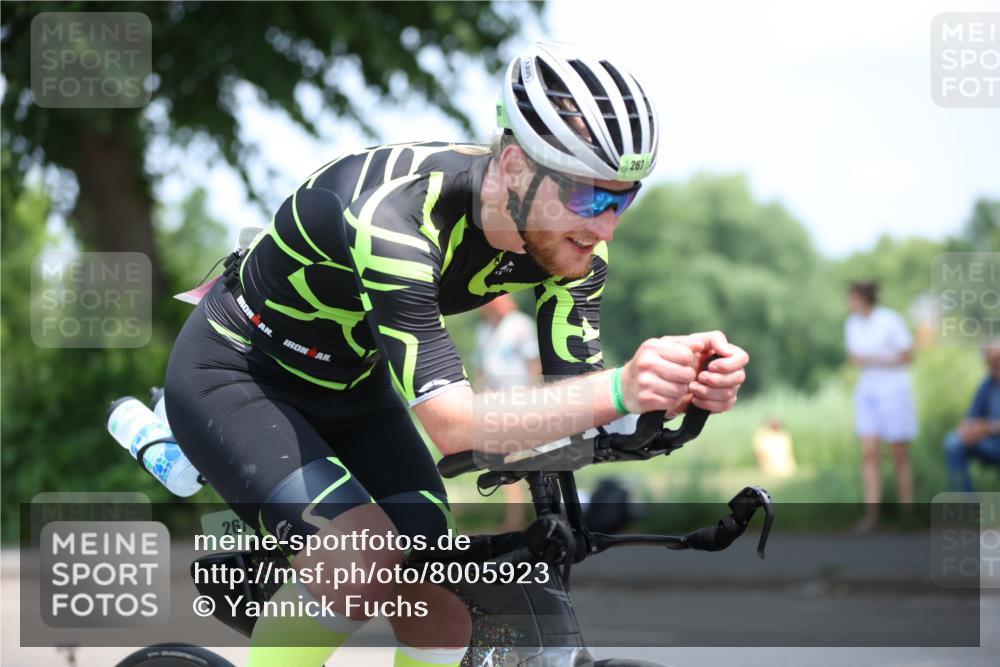 15.06.2025 - 7 Türme Triathlon Yannick Fuchs http://msf.ph/oto/8005923 15.06.2025 12:38:20 Radfahren  meine-sportfotos.de