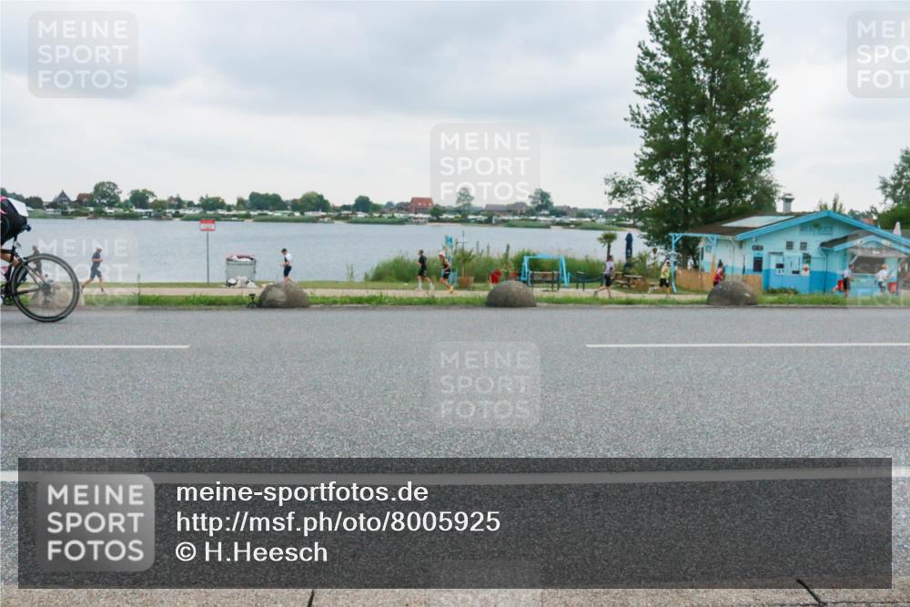 21.06.2025 - 27. Vierlanden-Triathlon H.Heesch http://msf.ph/oto/8005925 15.06.2025 13:10:19 Radfahren 1174, 1222 meine-sportfotos.de