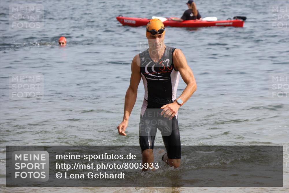 15.06.2025 - 27. Vierlanden-Triathlon Lena Gebhardt http://msf.ph/oto/8005933 15.06.2025 10:03:52 Schwimmen 415, 427, 436, 439, 1398 meine-sportfotos.de