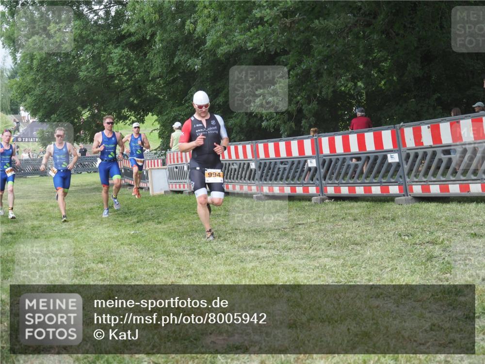 21.06.2025 - 27. Vierlanden-Triathlon KatJ http://msf.ph/oto/8005942 15.06.2025 12:59:12 Ziel 994, 1014, 1015, 1016, 1018 meine-sportfotos.de