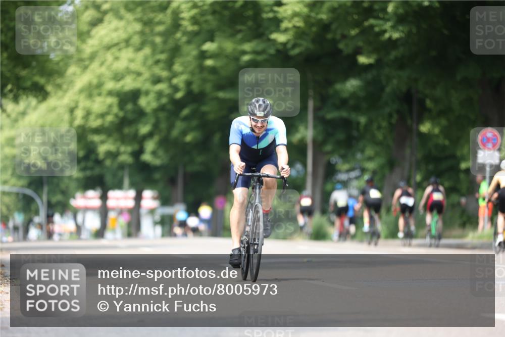 15.06.2025 - 7 Türme Triathlon Yannick Fuchs http://msf.ph/oto/8005973 15.06.2025 13:19:01 Radfahren 197, 725, 820, 867, 962, 1086 meine-sportfotos.de