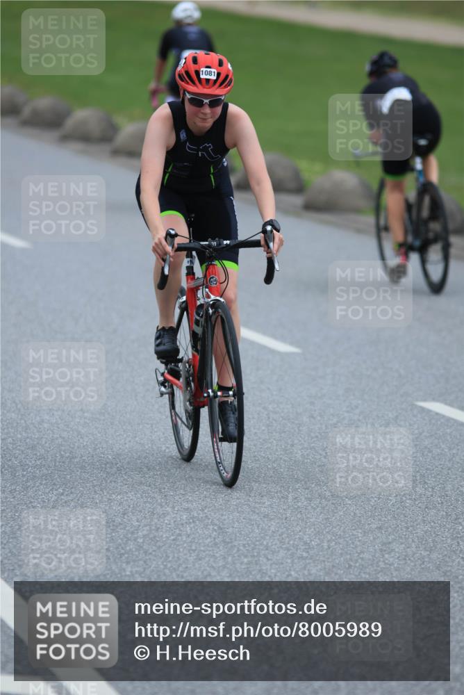 21.06.2025 - 27. Vierlanden-Triathlon H.Heesch http://msf.ph/oto/8005989 15.06.2025 13:14:15 Radfahren 1081, 1185, 1196, 1198, 1203, 1212, 1215, 1228 meine-sportfotos.de