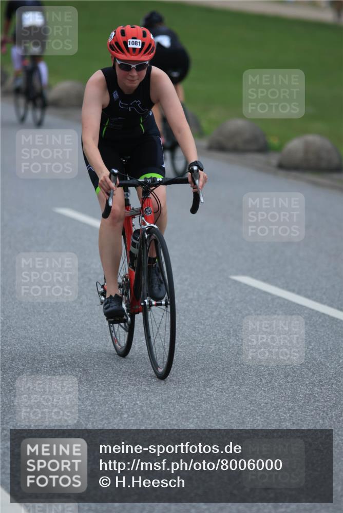 21.06.2025 - 27. Vierlanden-Triathlon H.Heesch http://msf.ph/oto/8006000 15.06.2025 13:14:15 Radfahren 1081, 1185, 1196, 1198, 1203, 1212, 1215, 1228 meine-sportfotos.de