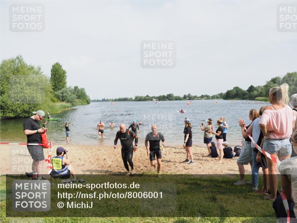 21.06.2025 - 27. Vierlanden-Triathlon MichiJ http://msf.ph/oto/8006001 15.06.2026 10:07:17 Schwimmen 374, 383, 431, 459 meine-sportfotos.de