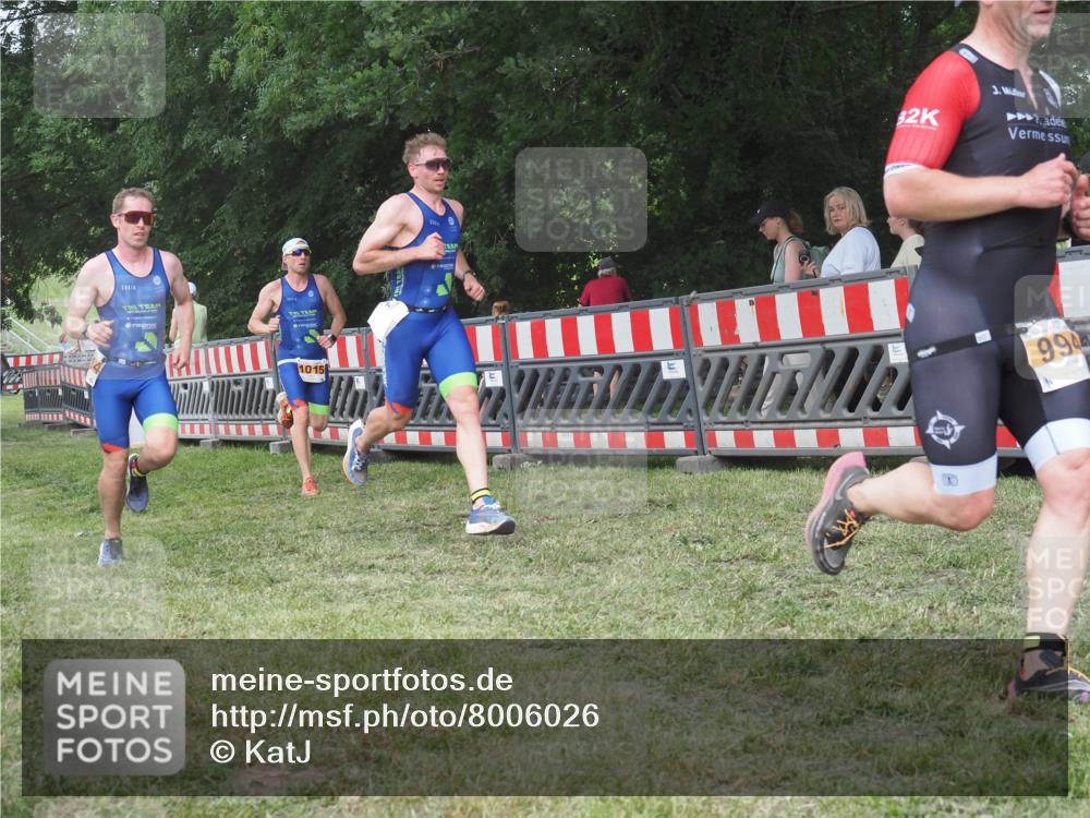 21.06.2025 - 27. Vierlanden-Triathlon KatJ http://msf.ph/oto/8006026 15.06.2025 12:59:14 Ziel 994, 1014, 1015, 1016, 1018, 1027 meine-sportfotos.de