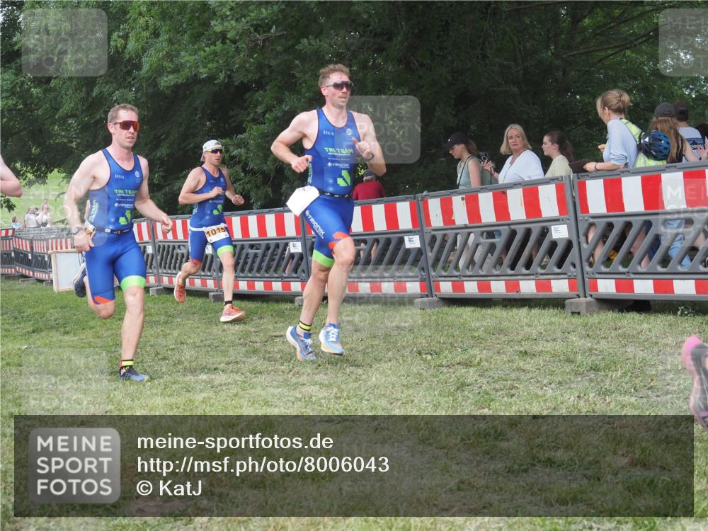 21.06.2025 - 27. Vierlanden-Triathlon KatJ http://msf.ph/oto/8006043 15.06.2025 12:59:14 Ziel 994, 1014, 1015, 1016, 1018, 1027 meine-sportfotos.de