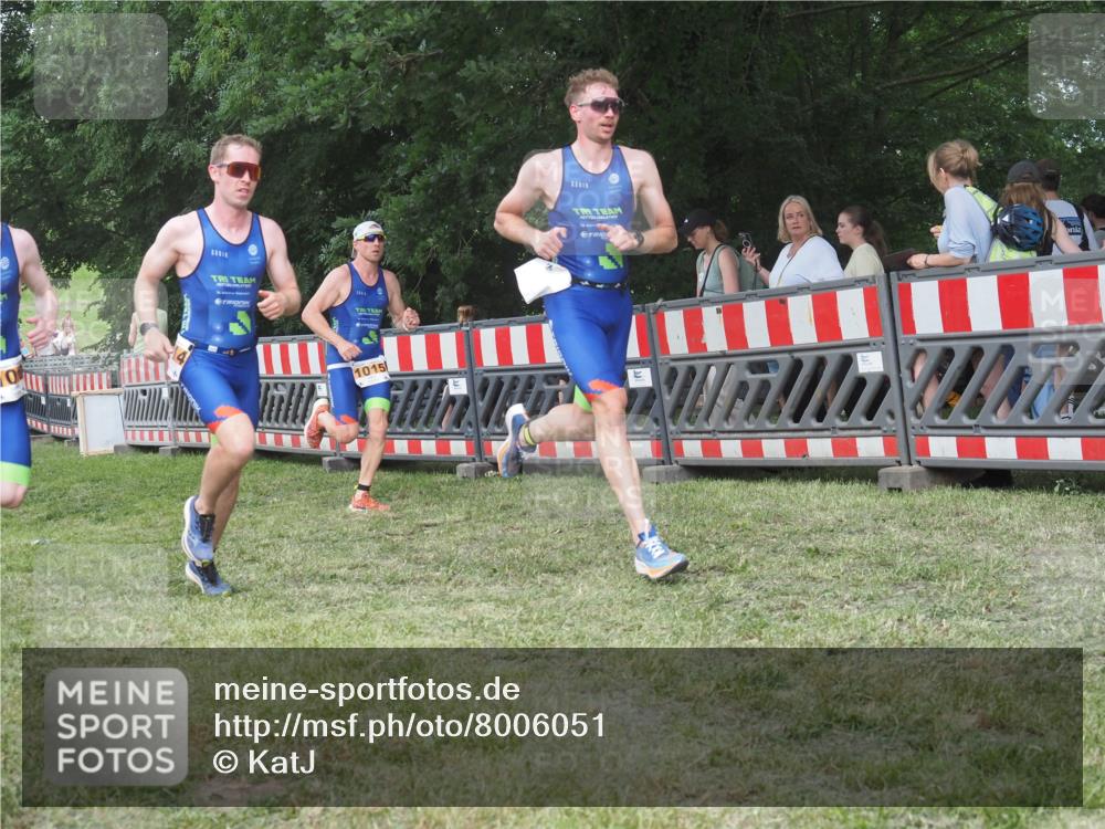 21.06.2025 - 27. Vierlanden-Triathlon KatJ http://msf.ph/oto/8006051 15.06.2025 12:59:14 Ziel 994, 1014, 1015, 1016, 1018, 1027 meine-sportfotos.de
