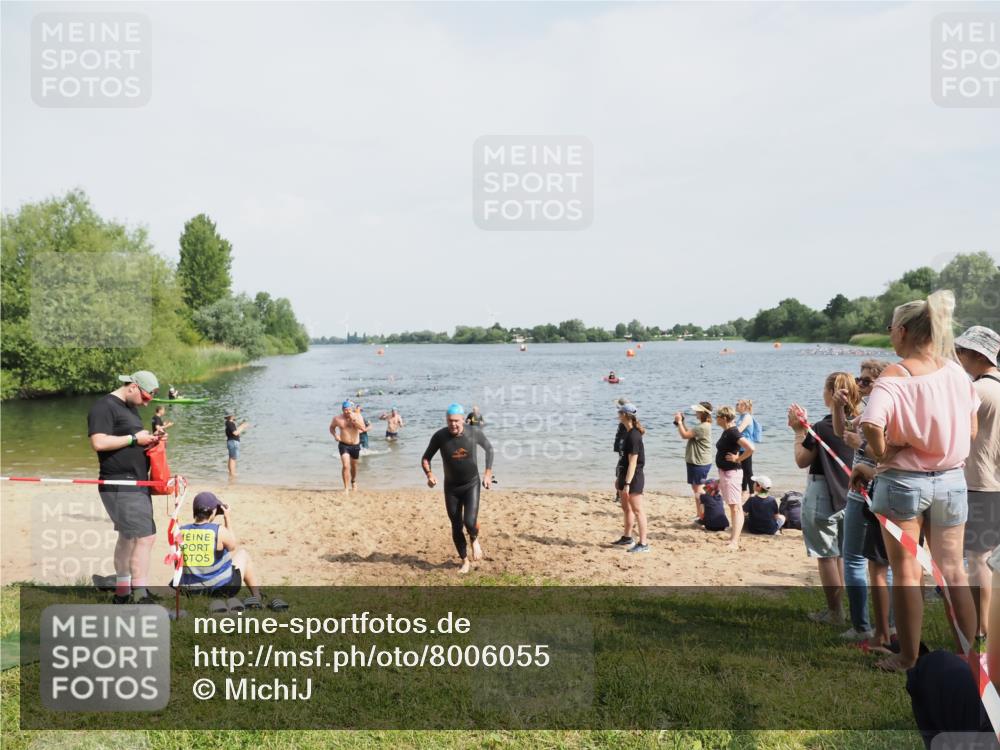 21.06.2025 - 27. Vierlanden-Triathlon MichiJ http://msf.ph/oto/8006055 15.06.2026 10:07:20 Schwimmen 374, 383, 414, 431, 459 meine-sportfotos.de