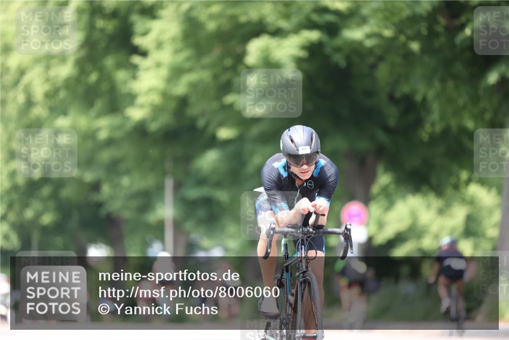 15.06.2025 - 7 Türme Triathlon Yannick Fuchs http://msf.ph/oto/8006060 15.06.2025 13:19:11 Radfahren 962 meine-sportfotos.de