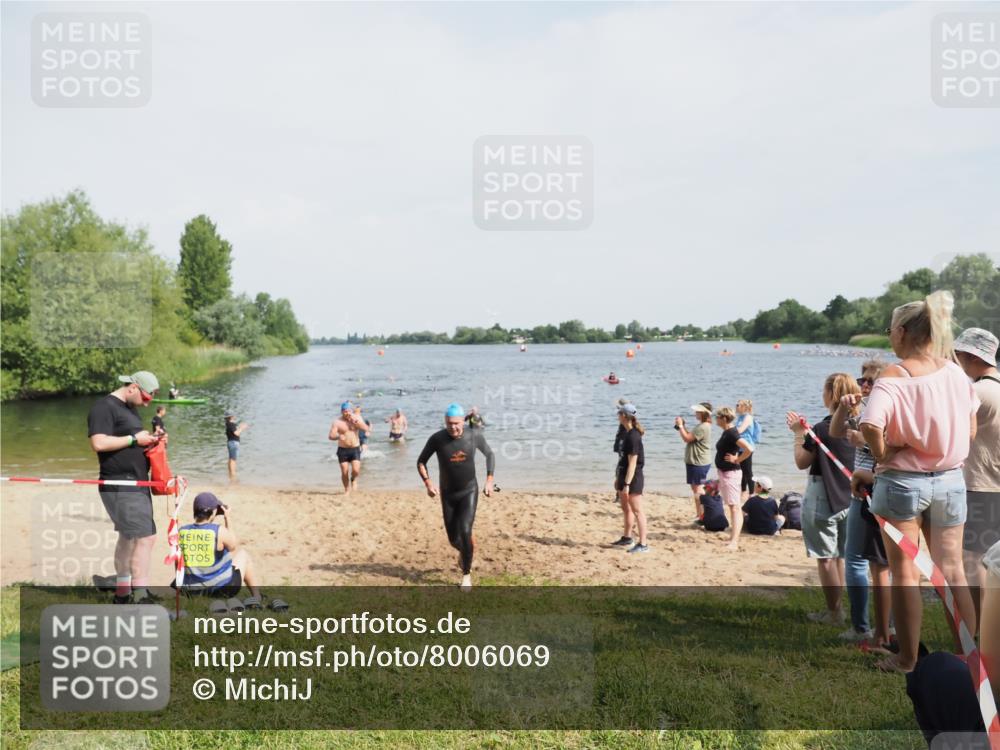 21.06.2025 - 27. Vierlanden-Triathlon MichiJ http://msf.ph/oto/8006069 15.06.2026 10:07:20 Schwimmen 374, 383, 414, 431, 459 meine-sportfotos.de