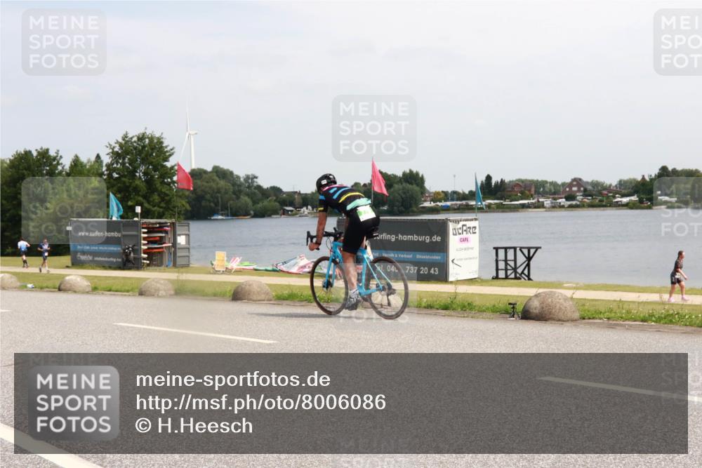 21.06.2025 - 27. Vierlanden-Triathlon H.Heesch http://msf.ph/oto/8006086 15.06.2025 11:55:52 Radfahren 699 meine-sportfotos.de