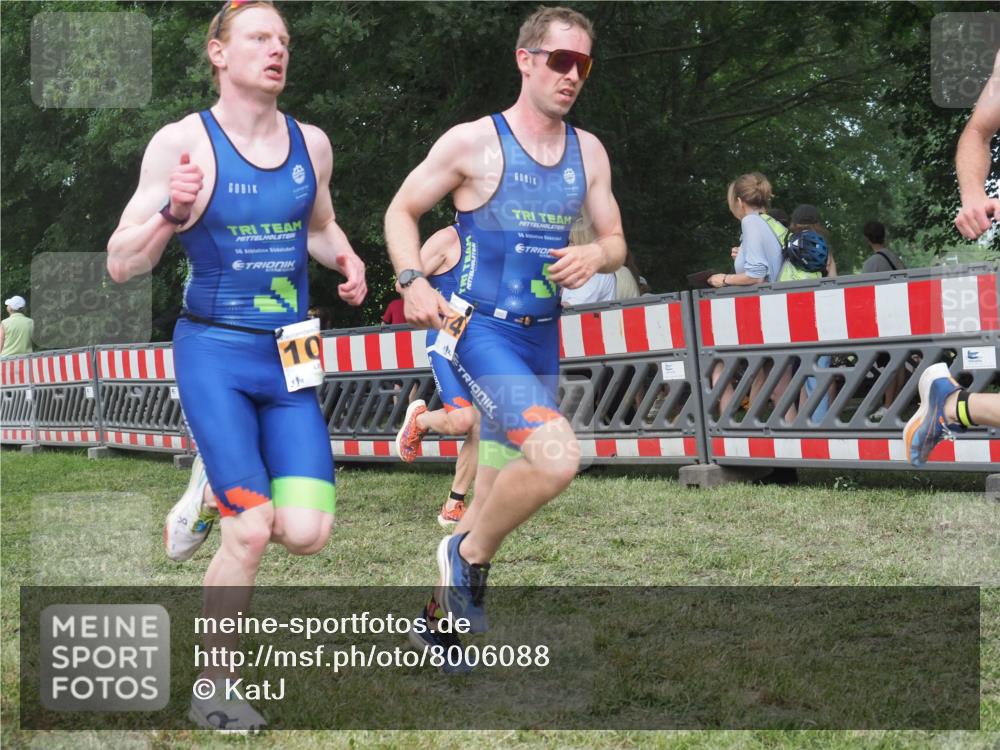 21.06.2025 - 27. Vierlanden-Triathlon KatJ http://msf.ph/oto/8006088 15.06.2025 12:59:15 Ziel 1014, 1015, 1016, 1018, 1024, 1025, 1026, 1027 meine-sportfotos.de