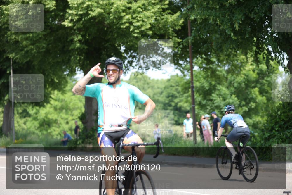 15.06.2025 - 7 Türme Triathlon Yannick Fuchs http://msf.ph/oto/8006120 15.06.2025 12:38:41 Radfahren 555, 593 meine-sportfotos.de