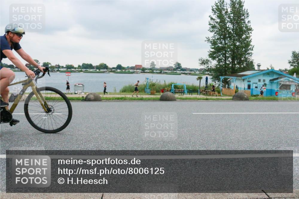 21.06.2025 - 27. Vierlanden-Triathlon H.Heesch http://msf.ph/oto/8006125 15.06.2025 13:11:00 Radfahren 937 meine-sportfotos.de