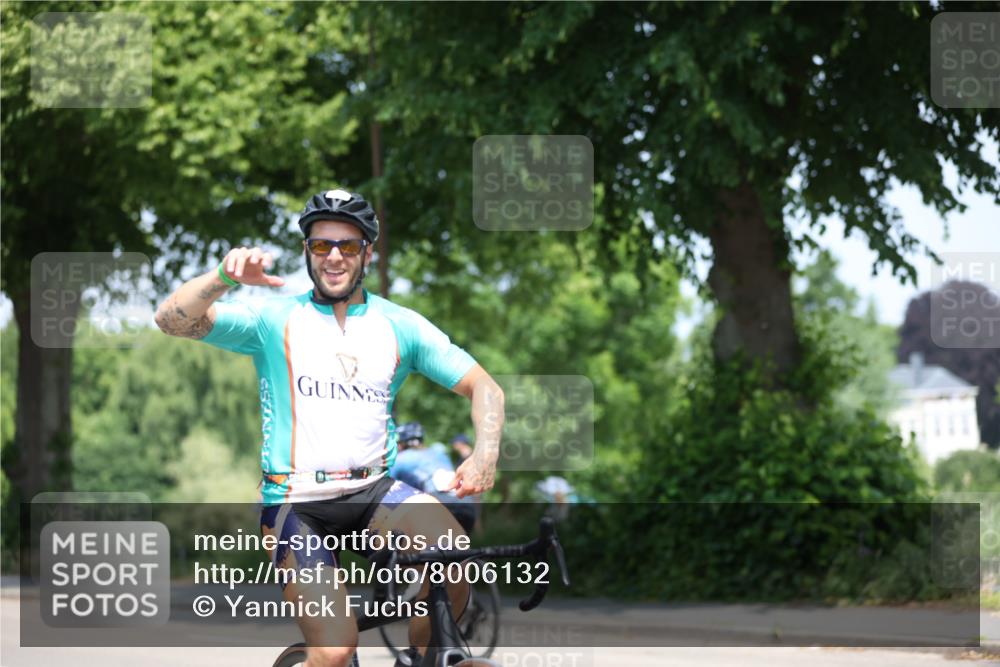 15.06.2025 - 7 Türme Triathlon Yannick Fuchs http://msf.ph/oto/8006132 15.06.2025 12:38:42 Radfahren 555, 593 meine-sportfotos.de
