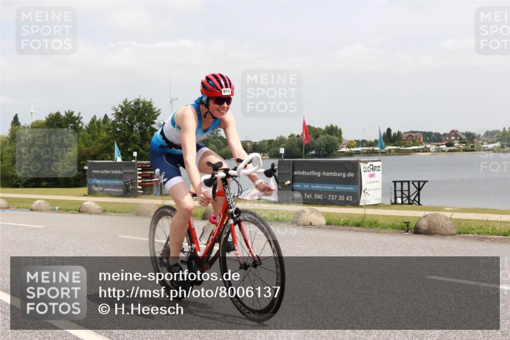 21.06.2025 - 27. Vierlanden-Triathlon H.Heesch http://msf.ph/oto/8006137 15.06.2025 12:05:04 Radfahren 673, 915 meine-sportfotos.de