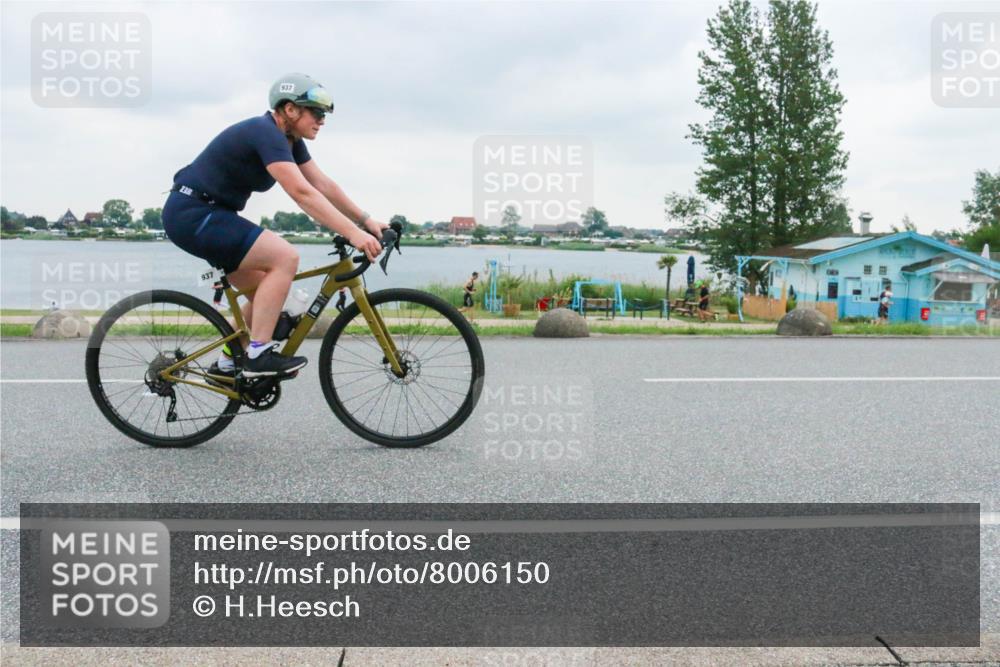 21.06.2025 - 27. Vierlanden-Triathlon H.Heesch http://msf.ph/oto/8006150 15.06.2025 13:11:00 Radfahren 937 meine-sportfotos.de