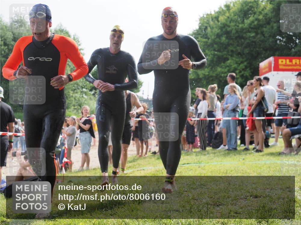 15.06.2025 - 27. Vierlanden-Triathlon KatJ http://msf.ph/oto/8006160 15.06.2025 10:05:19 Schwimmen 364, 382, 384, 393, 402, 422 meine-sportfotos.de