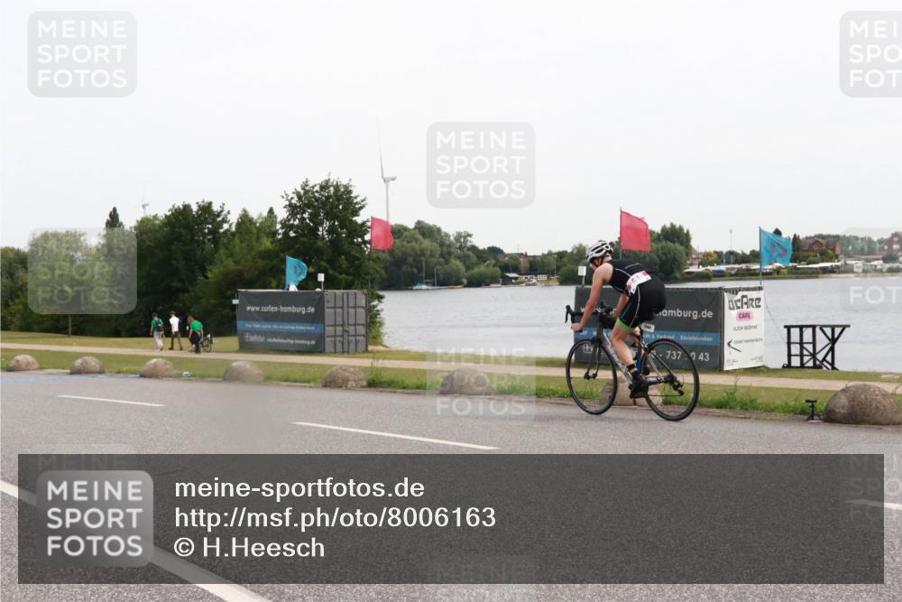 15.06.2025 - 27. Vierlanden-Triathlon H.Heesch http://msf.ph/oto/8006163 15.06.2025 10:37:37 Radfahren 248 meine-sportfotos.de