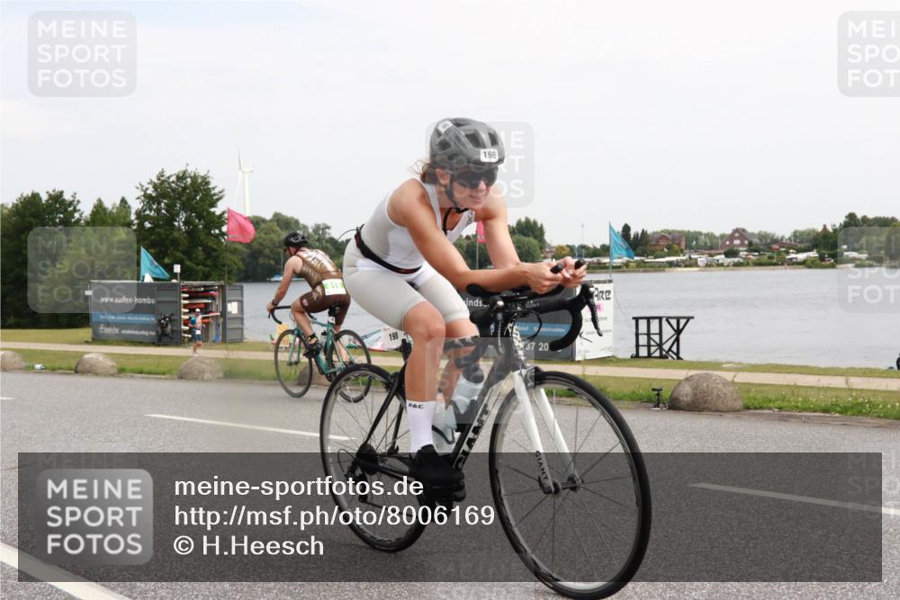 21.06.2025 - 27. Vierlanden-Triathlon H.Heesch http://msf.ph/oto/8006169 15.06.2025 11:56:43 Radfahren 198, 946 meine-sportfotos.de