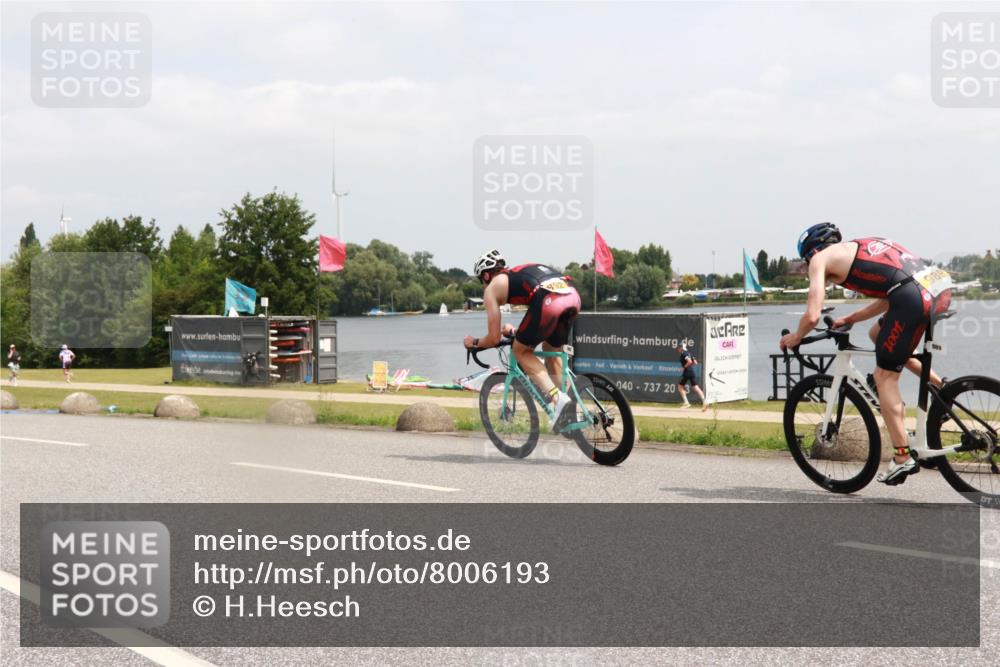 21.06.2025 - 27. Vierlanden-Triathlon H.Heesch http://msf.ph/oto/8006193 15.06.2025 12:05:28 Radfahren 931, 957, 969 meine-sportfotos.de