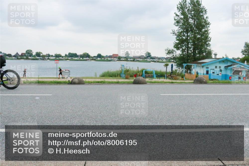 21.06.2025 - 27. Vierlanden-Triathlon H.Heesch http://msf.ph/oto/8006195 15.06.2025 13:11:06 Radfahren 1227, 1230 meine-sportfotos.de