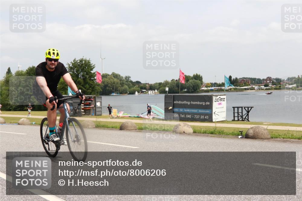 21.06.2025 - 27. Vierlanden-Triathlon H.Heesch http://msf.ph/oto/8006206 15.06.2025 12:05:30 Radfahren 931, 957, 989, 990, 991, 992, 993 meine-sportfotos.de