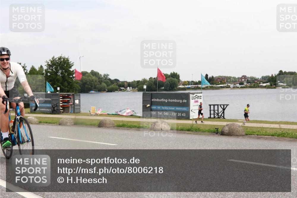 21.06.2025 - 27. Vierlanden-Triathlon H.Heesch http://msf.ph/oto/8006218 15.06.2025 11:57:30 Radfahren 673, 693, 911, 964 meine-sportfotos.de