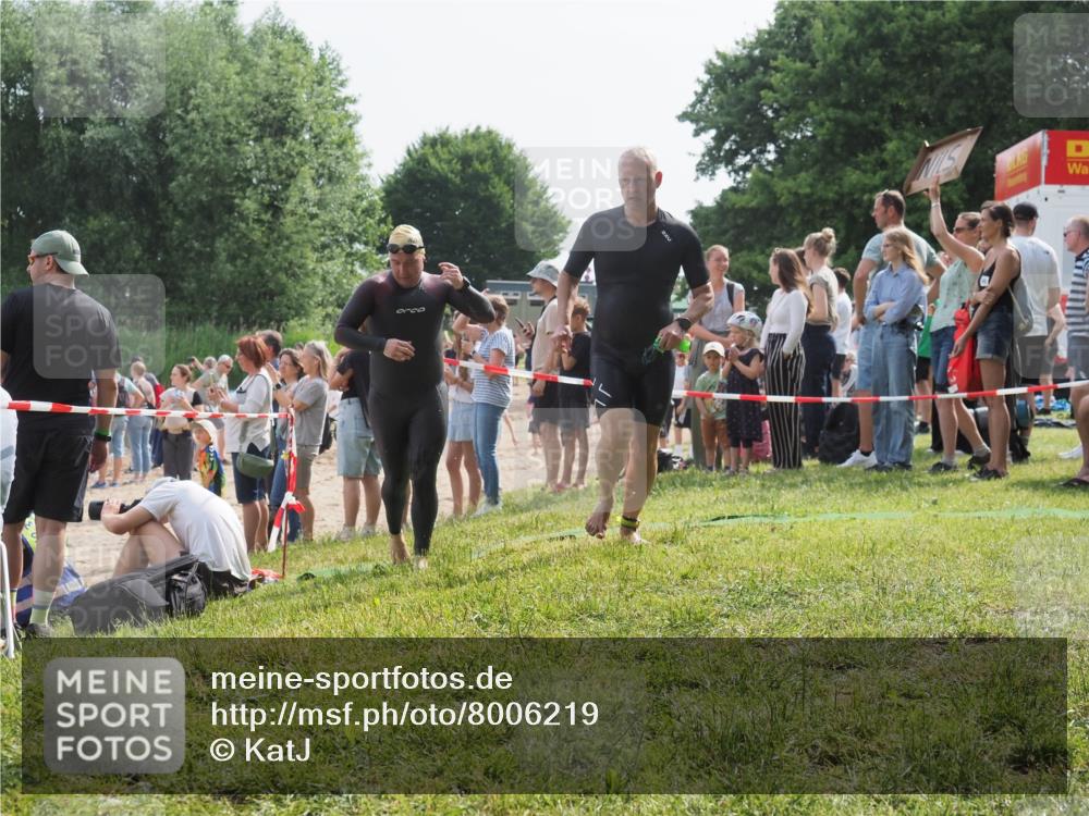 15.06.2025 - 27. Vierlanden-Triathlon KatJ http://msf.ph/oto/8006219 15.06.2025 10:05:25 Schwimmen 364, 382, 384, 393, 402, 409, 456 meine-sportfotos.de