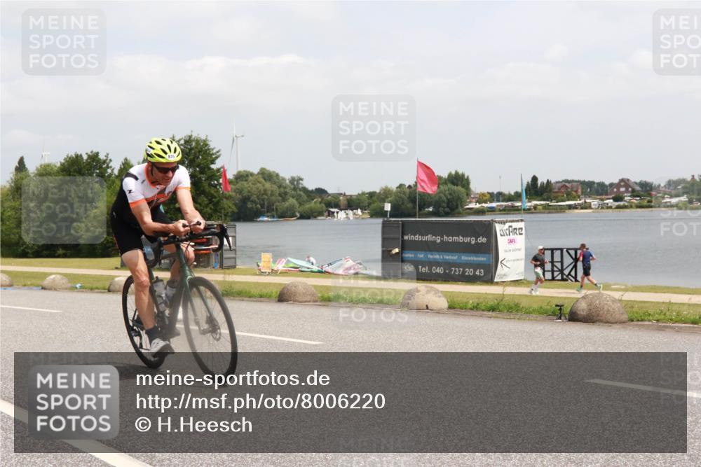 21.06.2025 - 27. Vierlanden-Triathlon H.Heesch http://msf.ph/oto/8006220 15.06.2025 12:05:41 Radfahren 251, 891, 940 meine-sportfotos.de